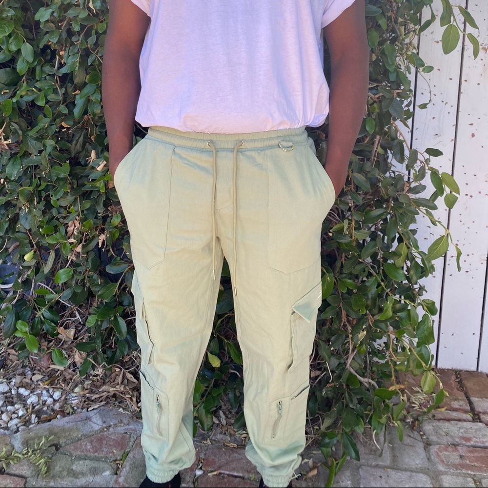 BOHOO MAN MILITARY CARGO IN MINT